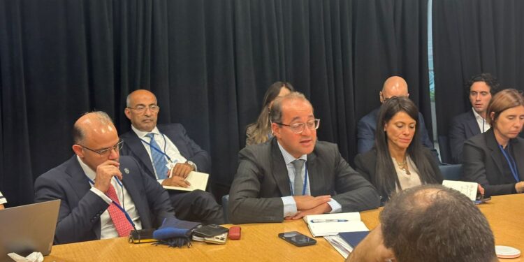 رئيس هيئة الرقابة المالية يشارك في حوار مفتوح مع المستثمرين في Jefferies وHSBC بواشنطن