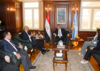 جهاز تنمية المشروعات يدرس التوسع في تمويل المشروعات الصناعية للشباب بالتعاون مع المحافظة