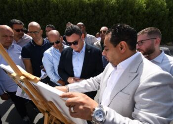وزير الإسكان يتفقد الأعمال الجاري تنفيذها لتطوير الطرق والمحاور بمدينتي 6 أكتوبر وحدائق أكتوبر