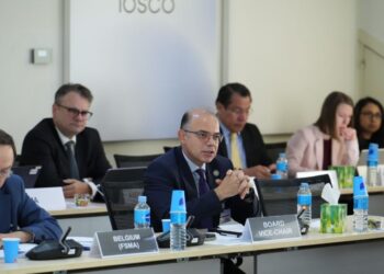 رئيس الرقابة المالية يشارك في اجتماع مجلس إدارة (IOSCO) مع رئيس مجلس الاستقرار المالي (FSB)