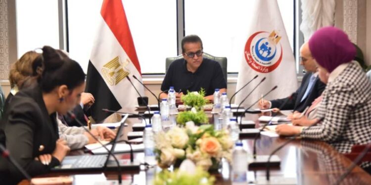 وزير الصحة يبحث مع جمعية أطباء الباثولوجيا المصريين في أمريكا تعزيز التعاون في التعليم الطبي