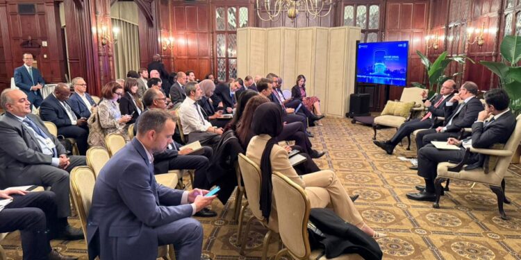 رئيس هيئة الرقابة المالية يستعرض جهود تطوير القطاع المالي غير المصرفي خلال لقاءات مع ممثلي ببنكي ستاندرد تشارترد وسيتي بنك