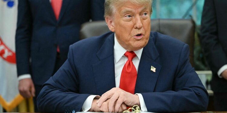 عضو بالحزب الديمقراطي الأمريكي: الجمهوريون وترامب يتحملون مسؤولية شلل مؤسسات الدولة الفيدرالية