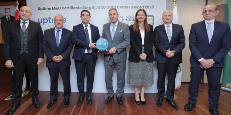 البنك الأهلي يحصل على شهادةالتوافق لإدارة وتشغيل مركز بيانات برج العرب من معهد Uptime