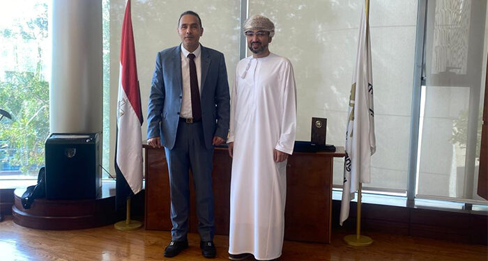 رئيس البورصة المصرية يستقبل رئيس بورصة مسقط ويبحث معه سبل التعاون المشترك بين البورصتين
