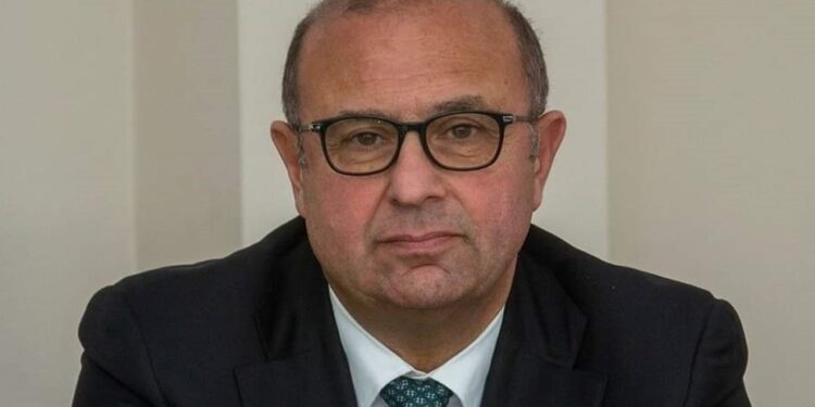 محمد سعده: رفع التصنيف الائتماني لمصر يجذب مزيدًا من الاستثمارات