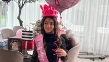 محمد صلاح يحتفل بعيد ميلاد ابنته مكة