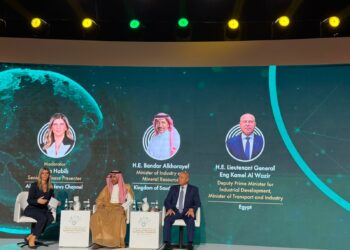 الوزير: صناعة الحديد والصلب تعد من الركائز الأساسية للاقتصاد المصري ومحوراً رئيسياً في تنفيذ خطط التنمية الصناعية والعمرانية للدولة