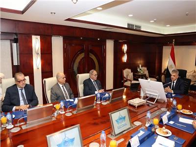 الفريق أسامة ربيع يجتمع مع ممثلي 20 جهة من الخطوط والتوكيلات الملاحية