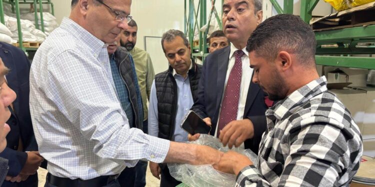 وزير الزراعة يتفقد كبرى شركات إنتاج التقاوي ويشدد على الشراكة الزراعية المستدامة