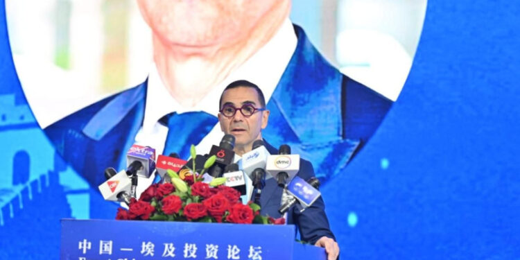 وزير الاستثمار والتجارة الخارجية يفتتح فعاليات منتدى الأعمال المصري – الصيني