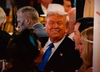 ترامب  ترامب يحضر الهالوين في بالم بيتش بولاية فلوريدا