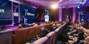 رئيس الرقابة المالية يعلن خطط تطوير قطاع التأمين والرقمنة الشاملة