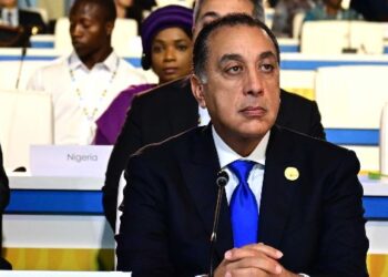 رئيس الوزراء يصل القاهرة بعد مشاركته في “القمة العالمية الثانية للتنمية الاجتماعية” بالدوحة