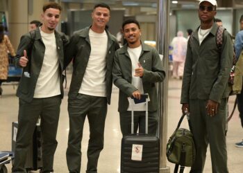 بعثة الزمالك تصل مطار دبى قبل التوجه إلى أبو ظبى استعدادا للقاء السوبر