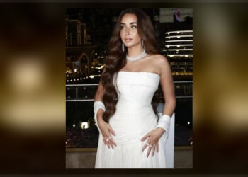 هنا الزاهد تخطف الأنظار بإطلالة جذابة