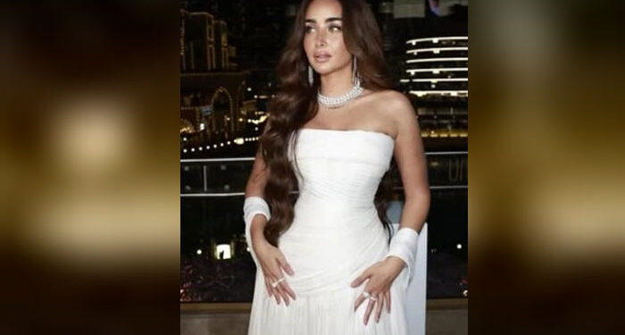 هنا الزاهد تخطف الأنظار بإطلالة جذابة