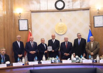 وزير التعليم العالي يكرم الجامعات الفائزة بمسابقة أفضل جامعة صديقة للبيئة للعام الجامعي 2024 /2025