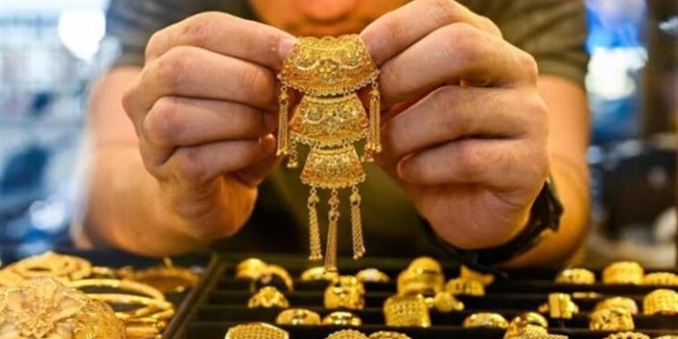 أسعار الذهب في التعاملات المسائية اليوم الجمعة