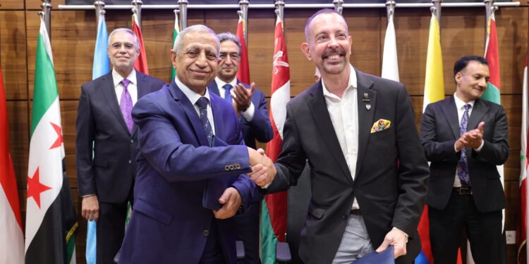 رئيس الأكاديمية العربية يستقبل نـائب رئيس جامعة روين الأمريكية بفرع العلمين الجديدة