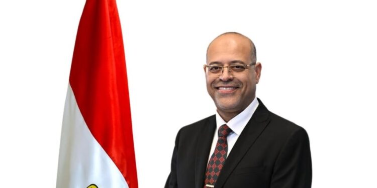 وزير العمل يعتمد 2 مليون و103 آلاف و535 جنيهًا رعاية صحية واجتماعية وإعانات حوادث لـ 553 عاملاً غير منتظم في 26 محافظة
