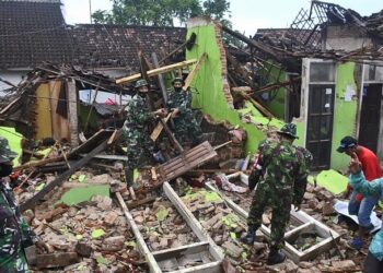 زلزال قوي يضرب جزيرة سولاويزي الإندونيسية بقوة 6.2 درجة