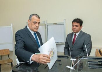 وزير الدولة للإنتاج الحربي يدلي بصوته في انتخابات مجلس النواب 2025