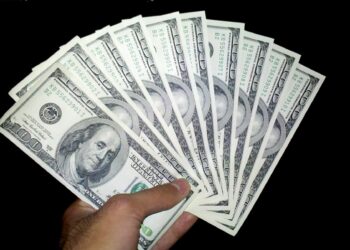 الدرهم الإماراتي أمام الجنيه المصري اليوم السبت 1 نوفمبر 2025