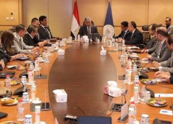 وزير السياحة يتابع آخر مستجدات الأعمال بالمنظومة الجديدة للتأشيرة السياحية عند الوصول