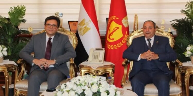 وزير الثقافة ومحافظ بورسعيد يناقشان خطة تطوير عدد من المنشآت الثقافية ودعم الفعاليات بالمحافظ