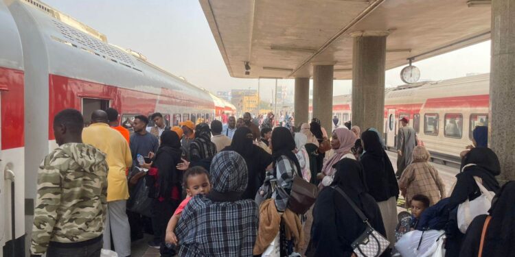 السكة الحديد تواصل مشروع العودة الطوعية بتسيير الرحلة 33 للأشقاء السودانيين