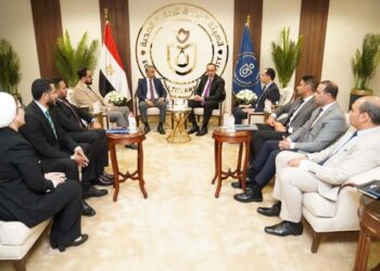 رئيس الرعاية الصحية يبحث مع المدير الإقليمي لشركة “ميدترونيك” تطوير خدمات القساطر القلبية المتقدمة