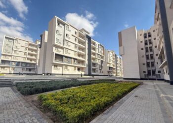 وزير الإسكان يُتابع عملية تسليم وحدات “سكن لكل المصريين محور الإسكان المتوسط” بمدينة حدائق العاصمة