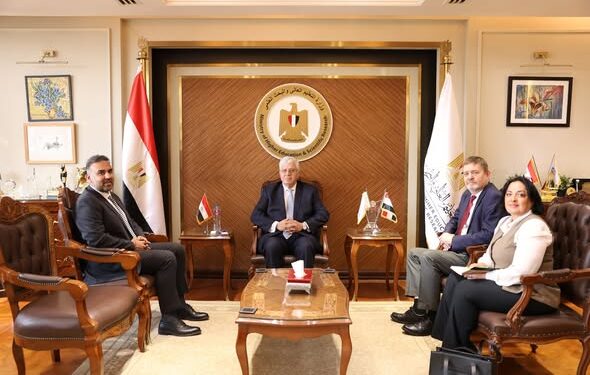 وزير التعليم العالي يبحث تعزيز التعاون الأكاديمي والعلمي مع المجلس الثقافي البريطاني