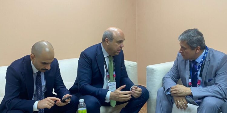 وزير الطيران يعقد لقاءات ثنائية رفيعة المستوى مع عدد من وزراء ورؤساء هيئات الطيران المدني