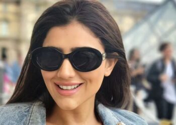 مي عمر ترد على منتقدي إطلالة إسعاد يونس بمهرجان القاهرة السينمائي