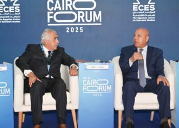 وزير الصناعة والنقل يستعرض جهود الدولة في مجالي الصناعة والنقل خلال العامين الماضيين