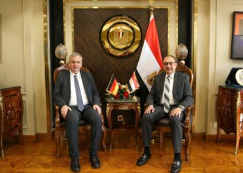 وزير قطاع الأعمال العام يستقبل سفير ألمانيا بالقاهرة لبحث تعزيز التعاون الصناعي والاستثماري