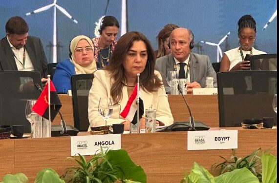 وزيرة التنمية المحلية تشارك في حوار المائدة المستديرة حول “التحول في مجال الطاقة”