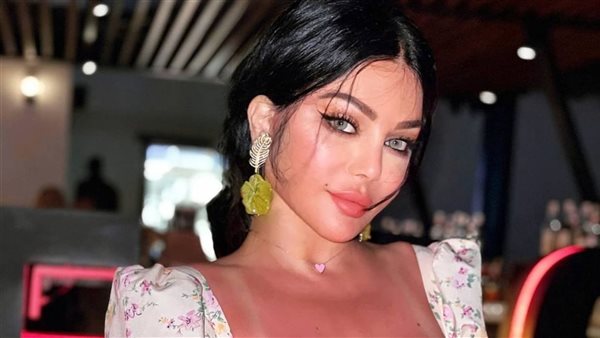 القضاء الإداري يحسم قريبًا قضية منع هيفاء وهبي من الغناء