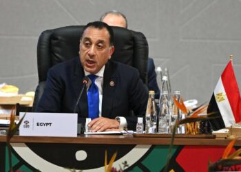 رئيس الوزراء: لا انتشار لفيروس غامض والمتواجد حاليا تطور للأنفلونزا