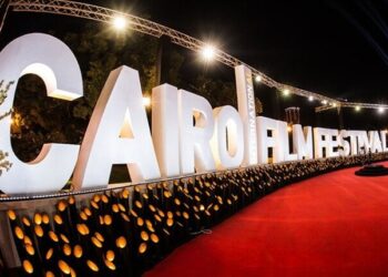 سجادة حمراء لأبطال صديق صامت والرسالة في مهرجان القاهرة اليوم