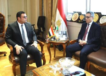 وزير الإسكان يستقبل سفير الجزائر بالقاهرة لبحث سبل التعاون بين البلدين
