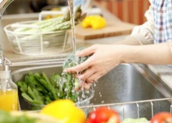 4 مشروبات طبيعية تدعم صحة الكلى وتقي من أمراضها