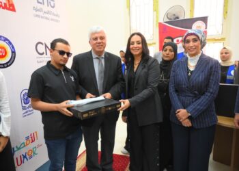 وزيرة التضامن الاجتماعي تسلم جامعة الأقصر الأهلية طابعة “برايل” لطباعة المناهج بلغة “برايل”