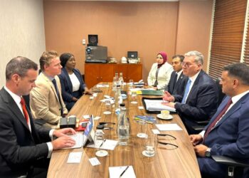 وزير البترول والثروة المعدنية يبدأ زيارة رسمية إلى بيرث الأسترالية