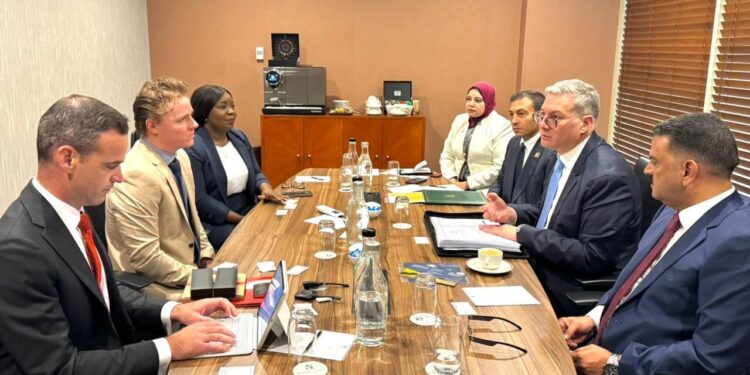 وزير البترول والثروة المعدنية يبدأ زيارة رسمية إلى بيرث الأسترالية