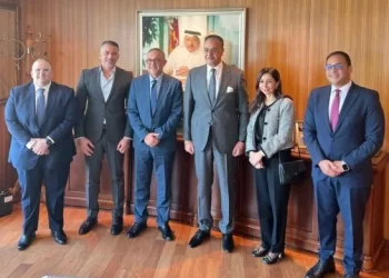 رئيس هيئة الاستثمار يلتقي رئيس رابطة رجال الأعمال القطريين