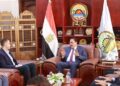 نائب وزير الصحة يبحث مع محافظ مطروح دعم البنية الصحية وتسريع مشروعات التطوير بالمحافظة
