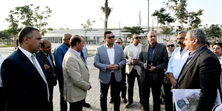 وزير الإسكان يقوم بجولة موسعة بمشروع “حدائق تلال الفسطاط” بمحافظة القاهرة